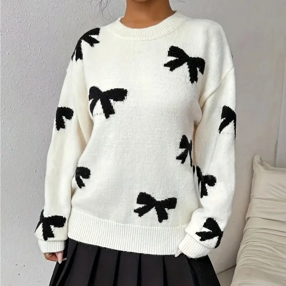 Bow Pattern Crew Neck Sweater